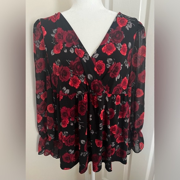Torrid Sz 2 Babydoll Rose Print Studio Knit Chiffon Sleeve Surplice Top - Picture 1 of 8